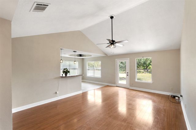 125 Meadow Heath Drive, Gun Barrel City, TX 75156