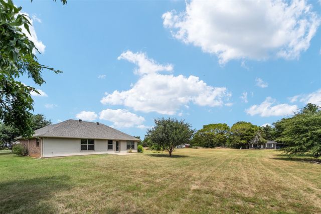 125 Meadow Heath Drive, Gun Barrel City, TX 75156