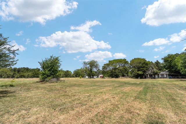 125 Meadow Heath Drive, Gun Barrel City, TX 75156