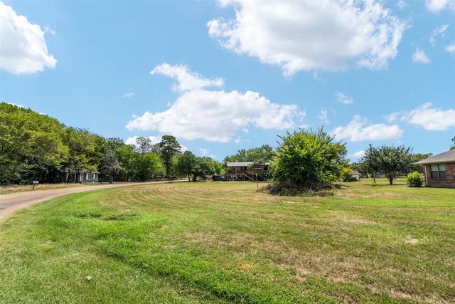 125 Meadow Heath Drive, Gun Barrel City, TX 75156