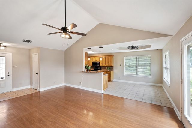 125 Meadow Heath Drive, Gun Barrel City, TX 75156