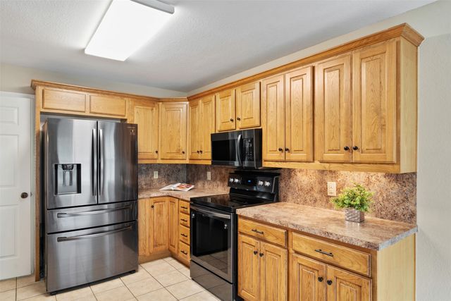 125 Meadow Heath Drive, Gun Barrel City, TX 75156