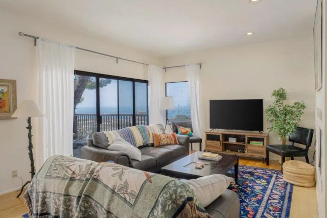 7556 Pepita Way, La Jolla, CA 92037