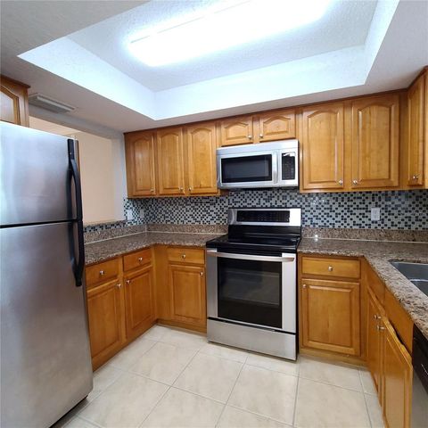 924 LA COSTA CIRCLE 4, Sarasota, FL 34237