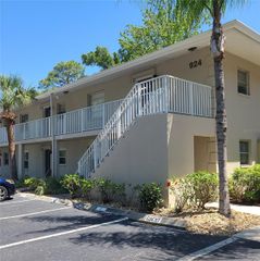 924 LA COSTA CIRCLE 4, Sarasota, FL 34237