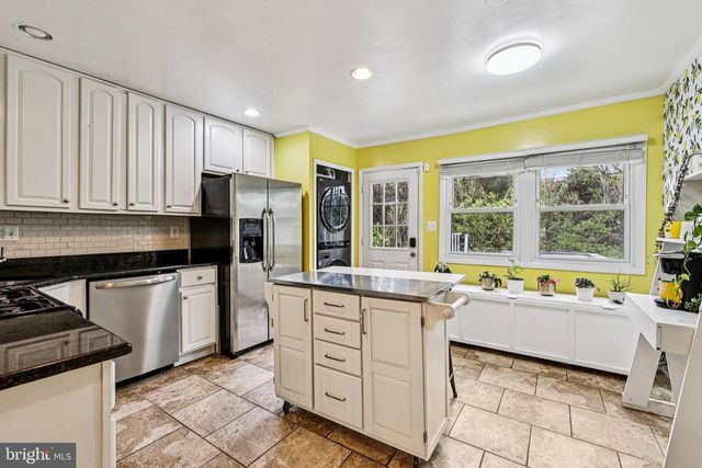 433 MOUNT VERNON AVE, Alexandria, VA 22301