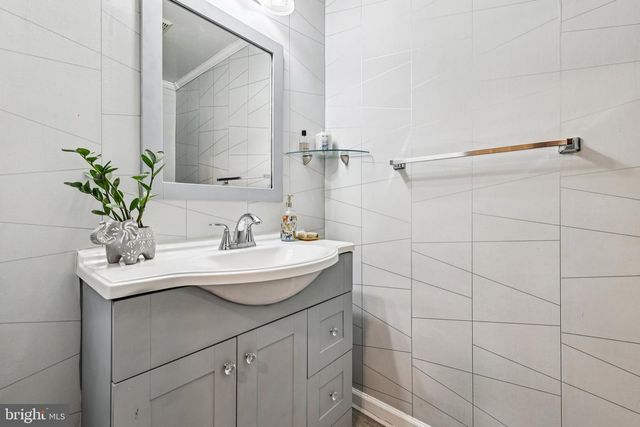 433 MOUNT VERNON AVE, Alexandria, VA 22301