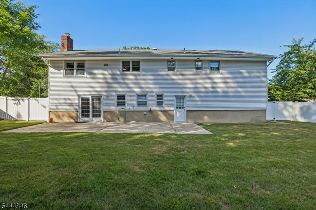 270 Midwood Rd, Paramus Boro, NJ 07652