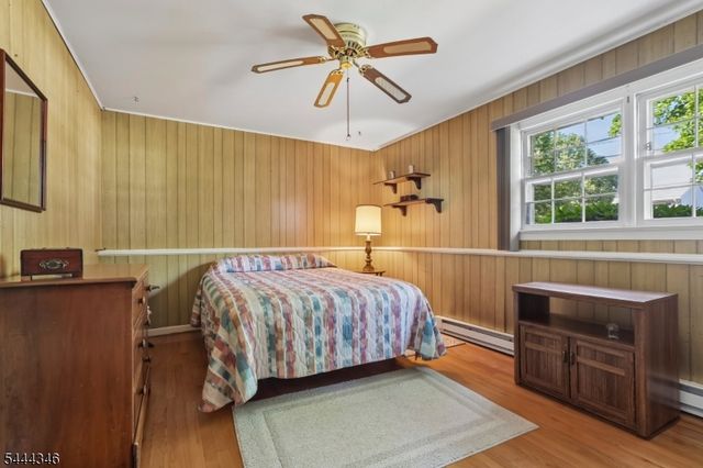 270 Midwood Rd, Paramus Boro, NJ 07652