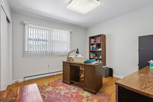 270 Midwood Rd, Paramus Boro, NJ 07652