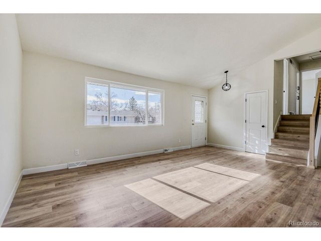 281 W Acoma Dr, Littleton, CO 80120