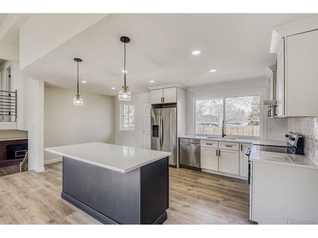 281 W Acoma Dr, Littleton, CO 80120