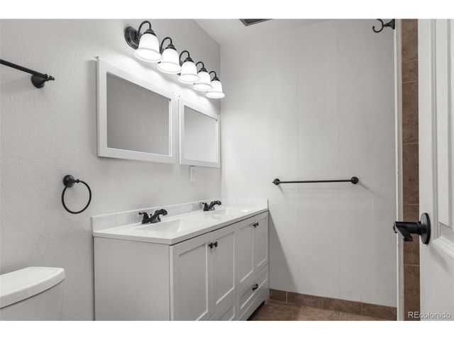 140 E Highline Cir 108, Centennial, CO 80122