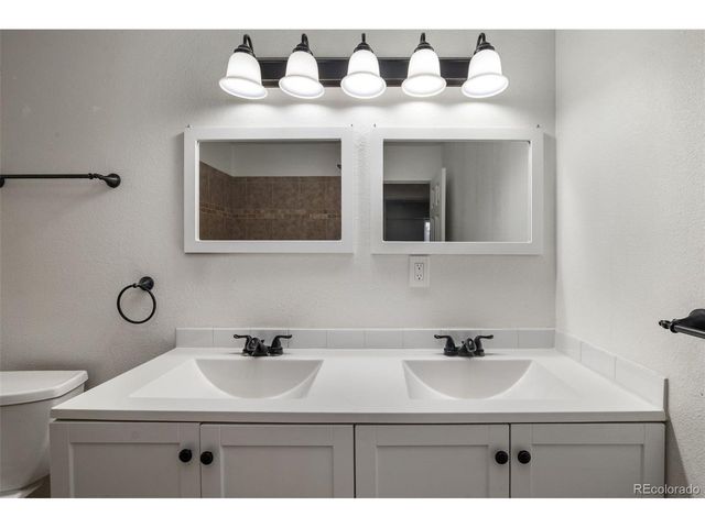 140 E Highline Cir 108, Centennial, CO 80122
