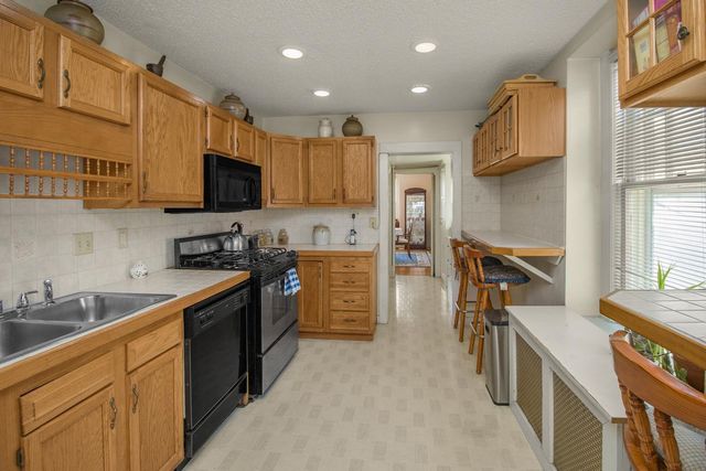 451 Lynnhurst Avenue E, Saint Paul, MN 55104