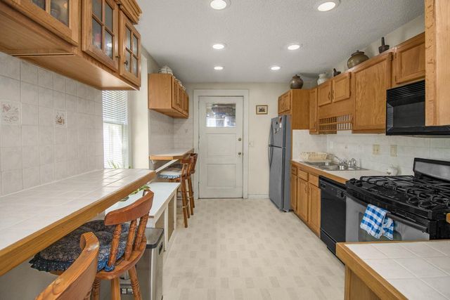 451 Lynnhurst Avenue E, Saint Paul, MN 55104