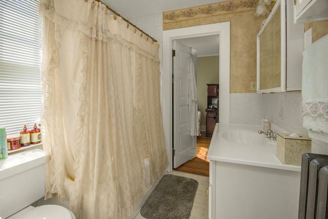 451 Lynnhurst Avenue E, Saint Paul, MN 55104