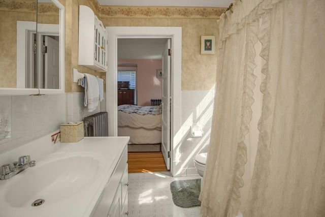 451 Lynnhurst Avenue E, Saint Paul, MN 55104