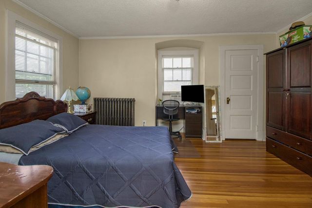 451 Lynnhurst Avenue E, Saint Paul, MN 55104