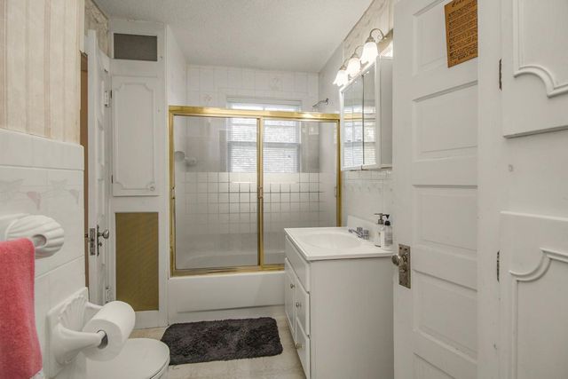 451 Lynnhurst Avenue E, Saint Paul, MN 55104