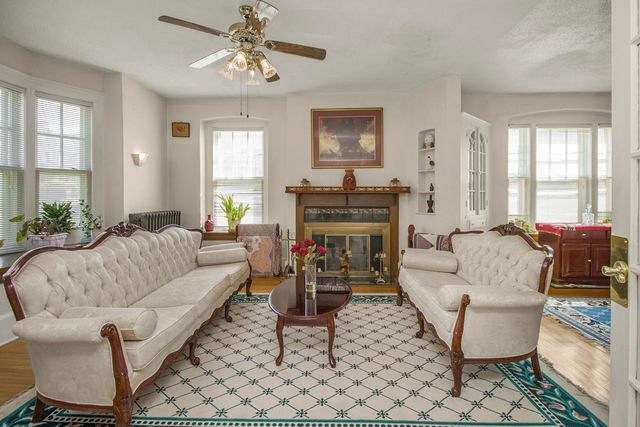 451 Lynnhurst Avenue E, Saint Paul, MN 55104