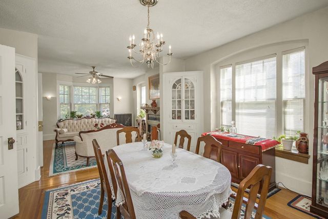 451 Lynnhurst Avenue E, Saint Paul, MN 55104