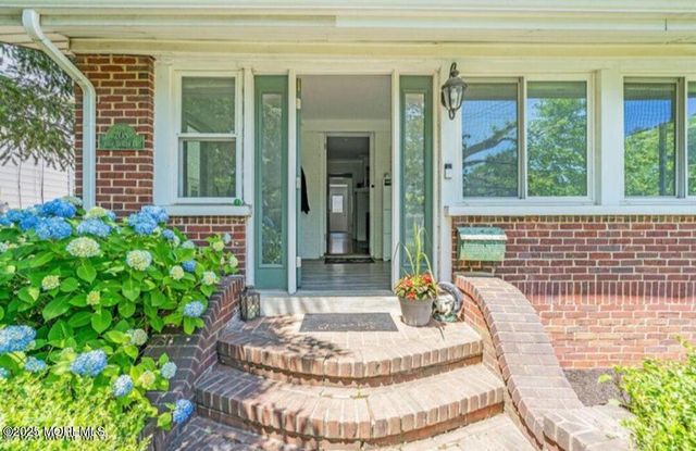 208 E Bergen Place, Red Bank, NJ 07701