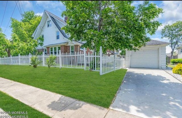 208 E Bergen Place, Red Bank, NJ 07701