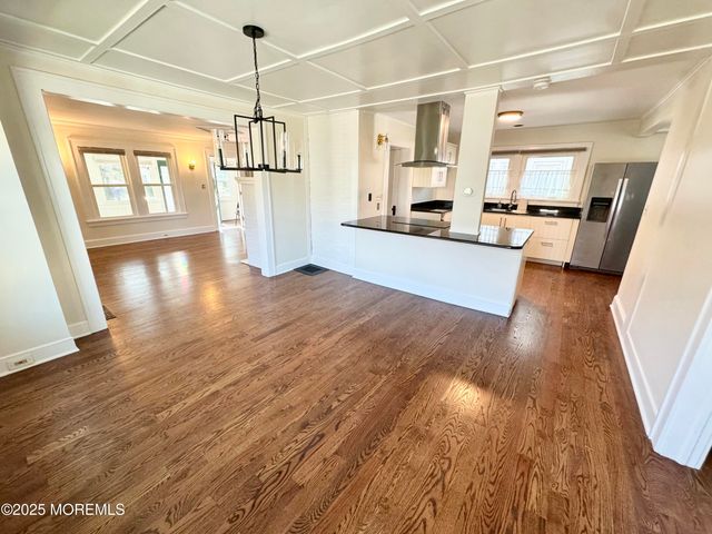 208 E Bergen Place, Red Bank, NJ 07701