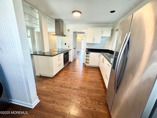 208 E Bergen Place, Red Bank, NJ 07701