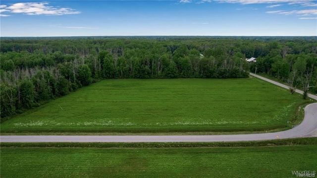 7700 Salt Road, Clarence, NY 14032