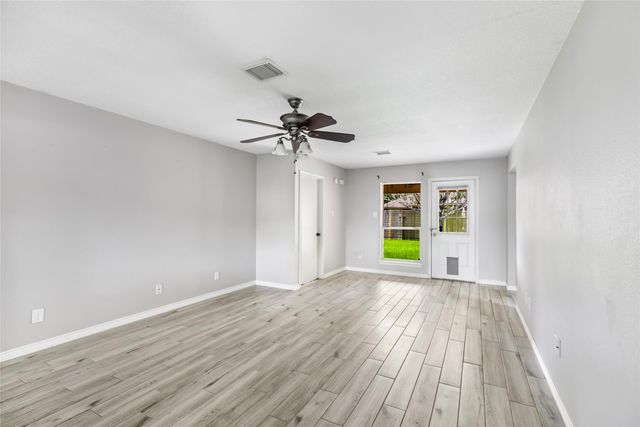 5519 Chisholm Trail, Dickinson, TX 77539