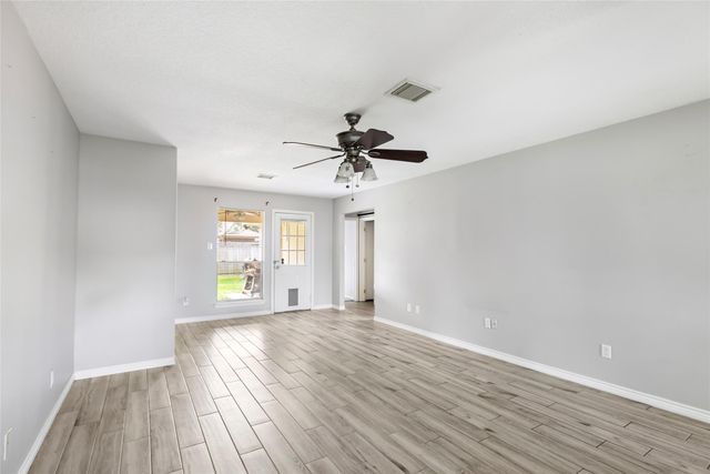 5519 Chisholm Trail, Dickinson, TX 77539