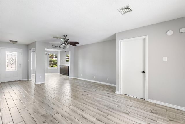 5519 Chisholm Trail, Dickinson, TX 77539