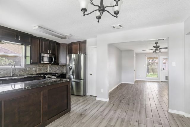 5519 Chisholm Trail, Dickinson, TX 77539