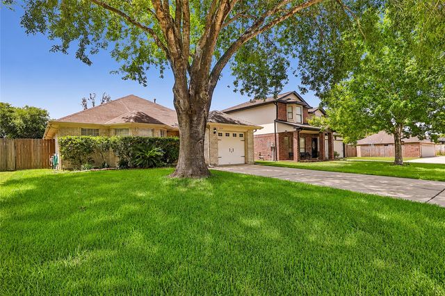 5519 Chisholm Trail, Dickinson, TX 77539