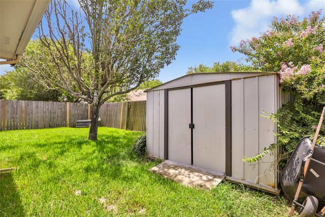 5519 Chisholm Trail, Dickinson, TX 77539