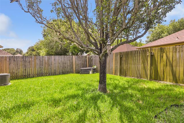 5519 Chisholm Trail, Dickinson, TX 77539
