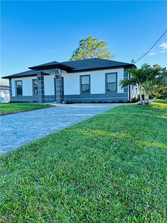 563 Oakshire LN, LEHIGH ACRES, FL 33972 — photo 4