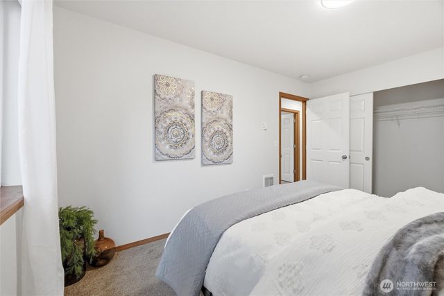 427 Oak Hill Lane, Burlington, WA 98233