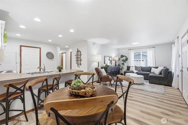 427 Oak Hill Lane, Burlington, WA 98233