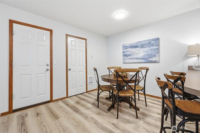 427 Oak Hill Lane, Burlington, WA 98233