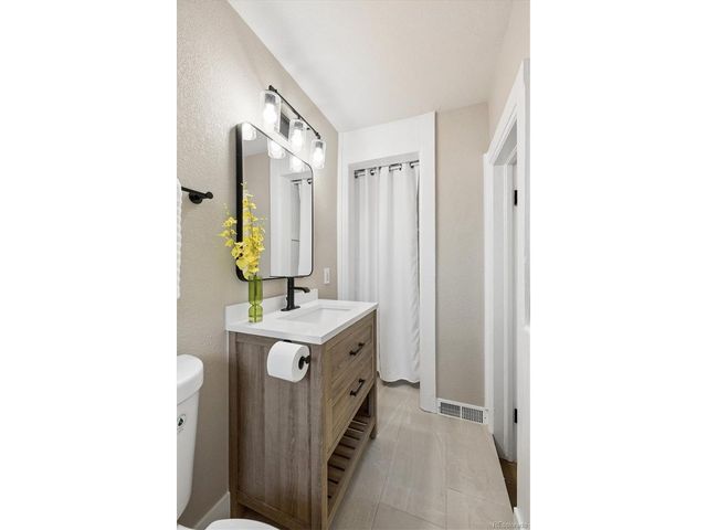 2843 W 27th Ave, Denver, CO 80211