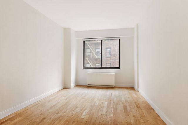 350 E 72nd St Apt 4A, New York City, NY 10021