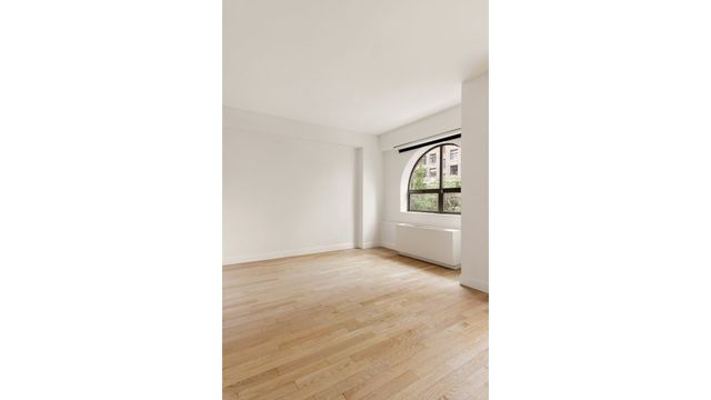 350 E 72nd St Apt 4A, New York City, NY 10021
