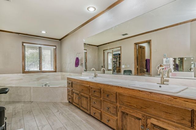 6807 CLOUD CREST Drive, Amarillo, TX 79124