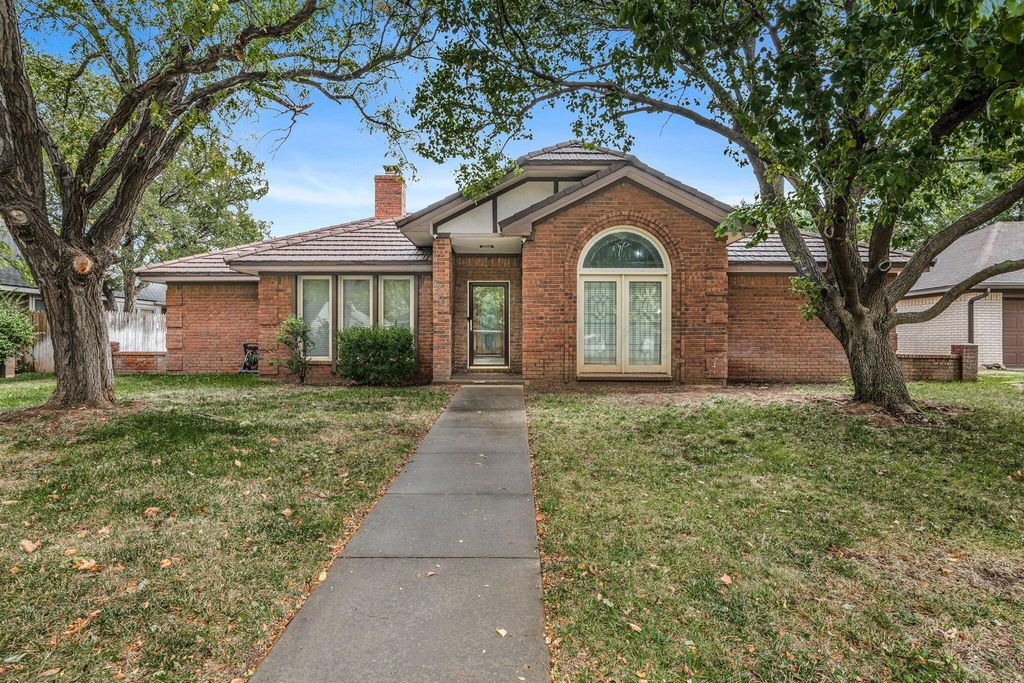 6807 CLOUD CREST Drive, Amarillo, TX 79124