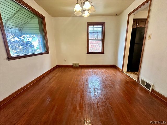 2104 Walnut Avenue, Niagara Falls, NY 14301
