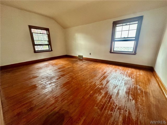 2104 Walnut Avenue, Niagara Falls, NY 14301
