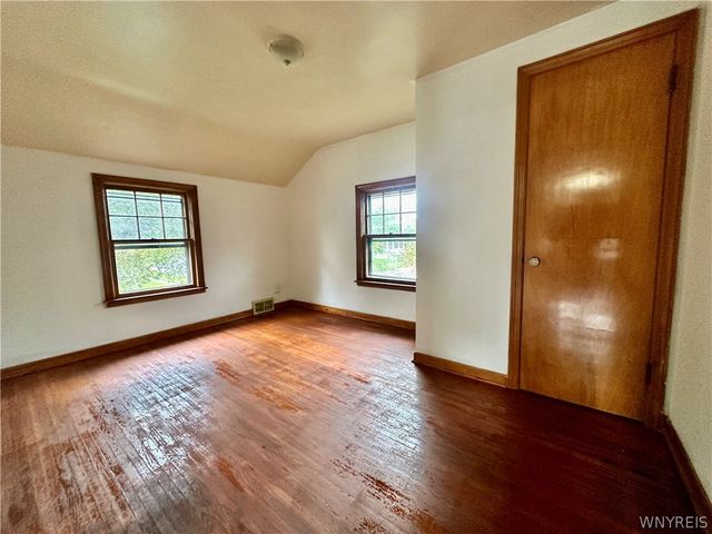 2104 Walnut Avenue, Niagara Falls, NY 14301